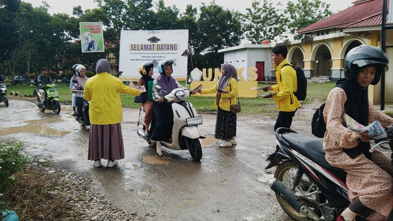 Mahasiswa Riau Bergerak Bagikan Selabaran Pelanggaran HAM Dan Tolak